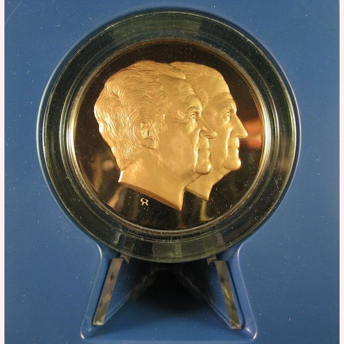 1973 Franklin Mint Nixon Agnew Inaugural Medal Encased