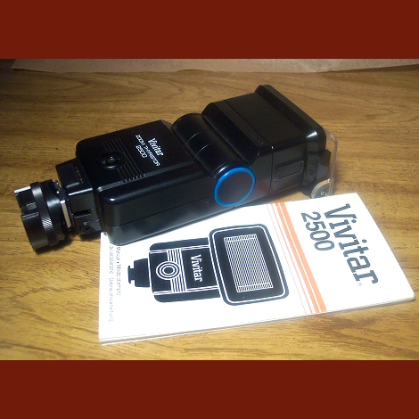 Vivitar 2500 Zoom Thyristor Electronic Flash and Manual
